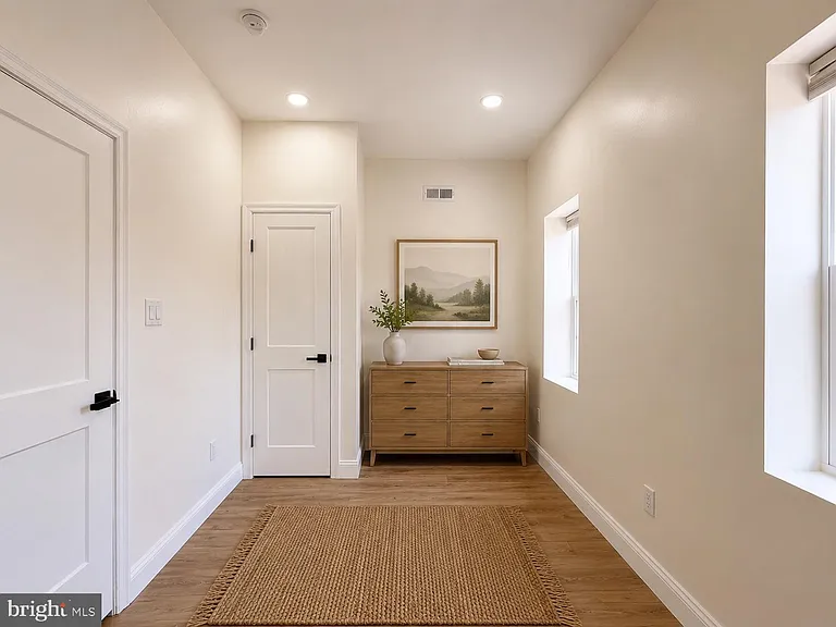 2762 Martha St — Photo 17