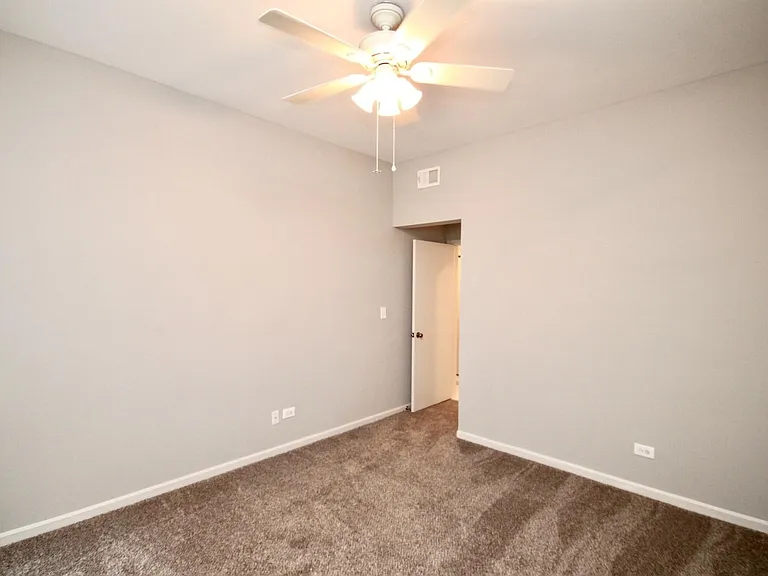 617 W Drummond Pl #3CE — Photo 15
