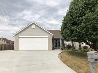 1233 Sunset Green Dr, O'Fallon, MO 63366