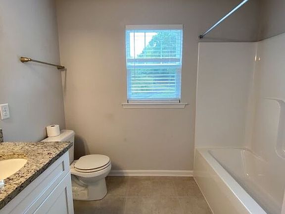 5th image of 127 Forbes St