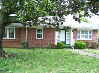 164 Dixie St, Lexington, TN 38351