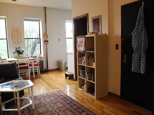 Rented by Realty Nerd | media 37