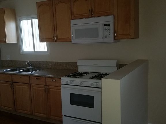 4th image of 727 W 99th St