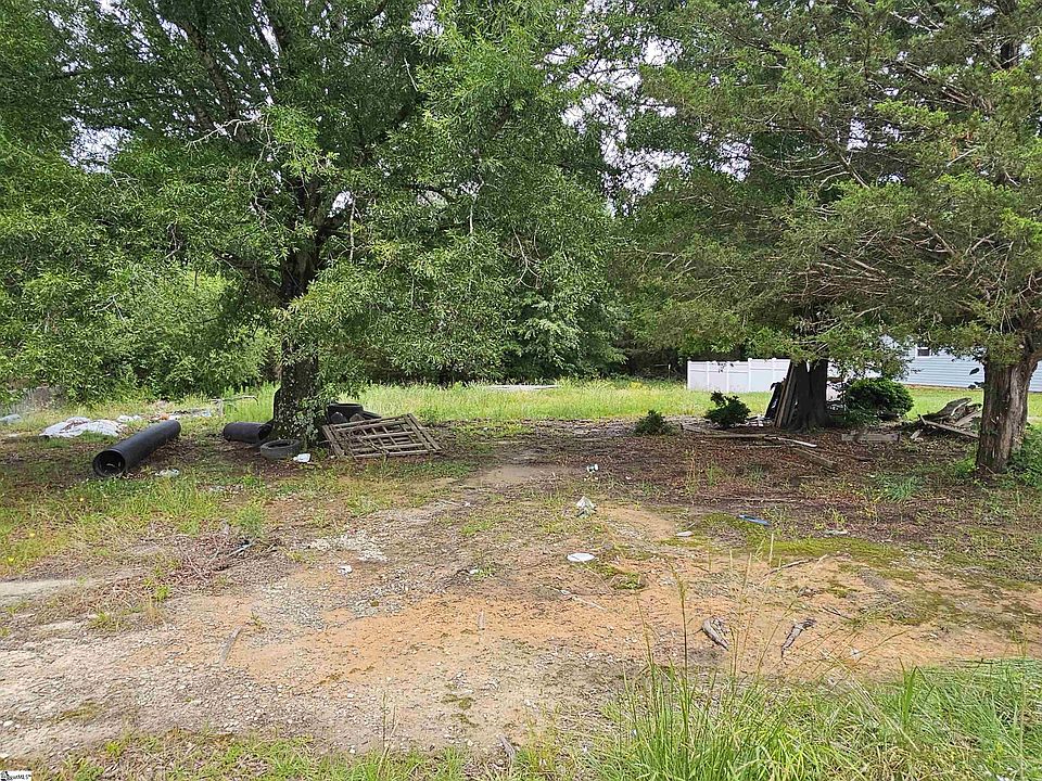 2nd image of 303 Dillon Dr