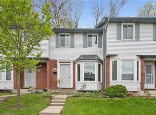 219 Kingswood Dr #26, Kitchener, ON N2E 3J5