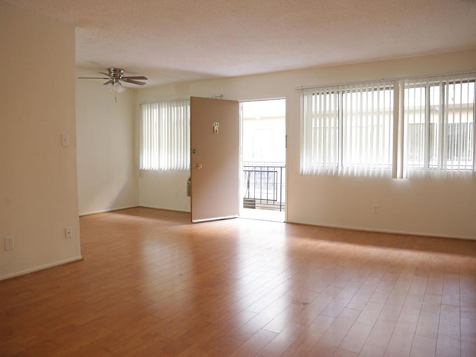 1st image of 1309 N Martel Ave APT 204