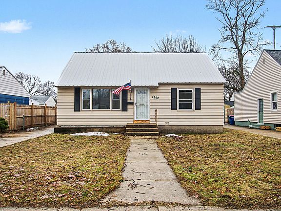 2nd image of 2892 Roosevelt Rd