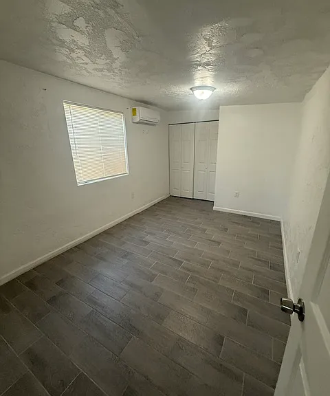 140 W Macarthur St #8 — Photo 7