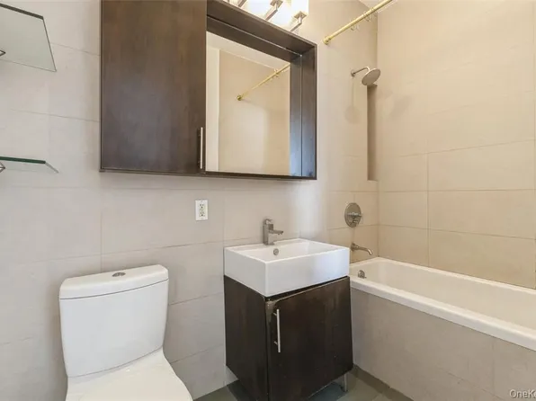 111 Monroe Street image 11 of 27