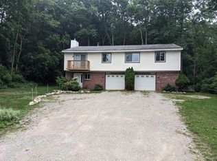 9455 Van Antwerp Rd, Brighton, MI 48116