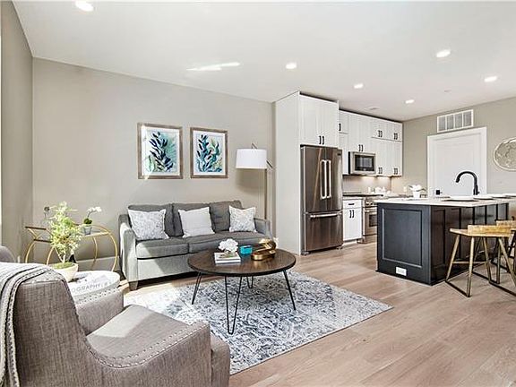 5th image of 350 Oliver Ave #901