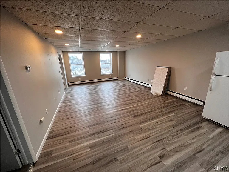 83 E Main St #2B — Photo 5