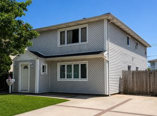 29 Julian Pl, Island Park, NY 11558