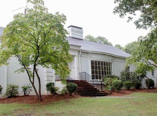 3300 Starmount Dr, Greensboro, NC 27403