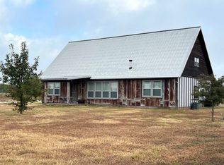 707 Creek Rd, Marion, TX 78124