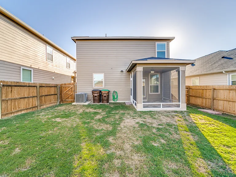 2423 Lazo Smt — Photo 25