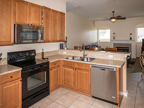 5th image of 3952 Victoria Lakes Dr S