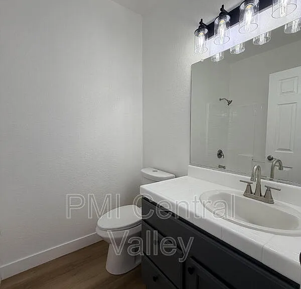 2210 Birchwood Ct — Photo 19