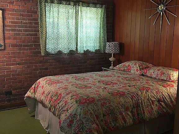 5th image of 104 Elm Dr