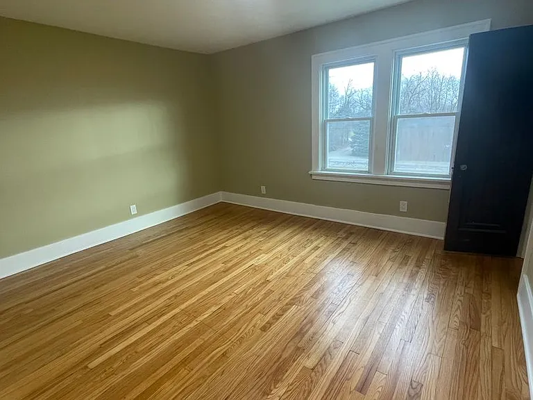 2852 Waters Rd — Photo 35