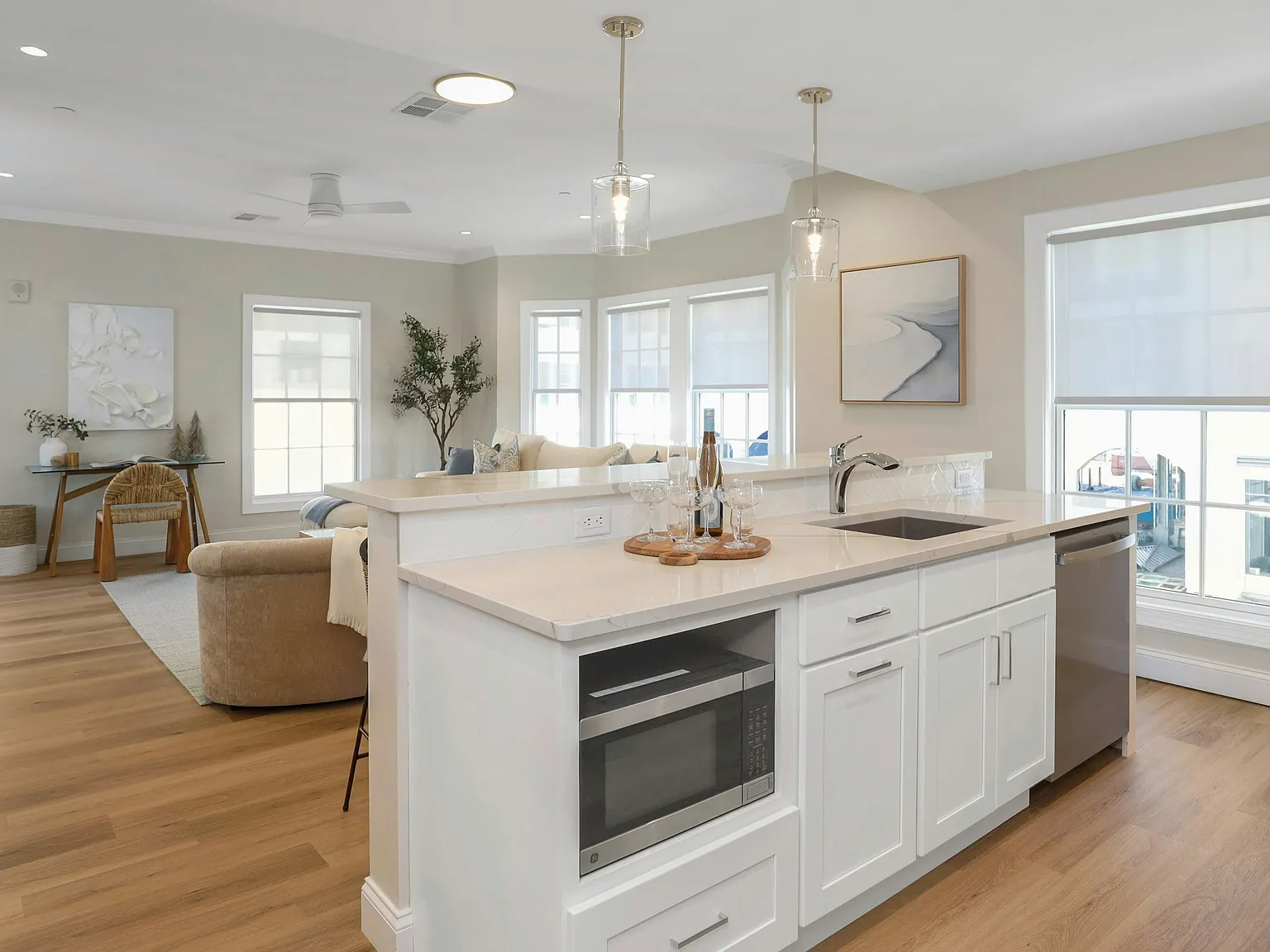 1 bed, 1.5 bath, 1185 sqft, $6,350 — Photo 4