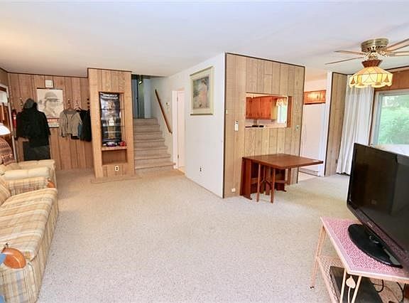 4th image of 26 Woodland Blvd