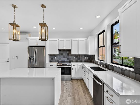 5th image of 3914 Crosswinds Court