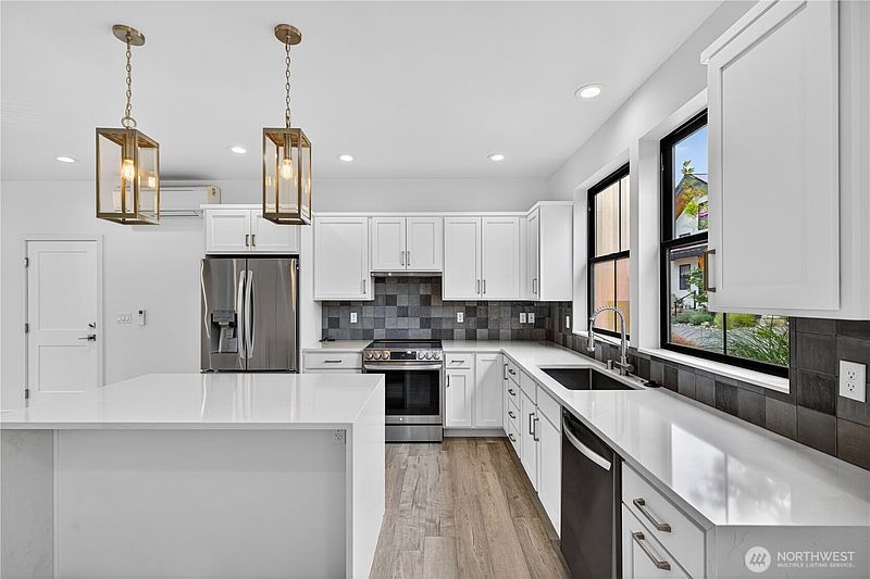 5th image of 3914 Crosswinds Court
