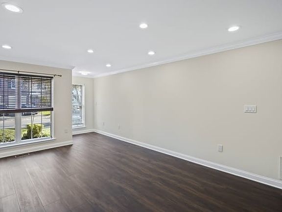 5th image of 1306 Stech Dr