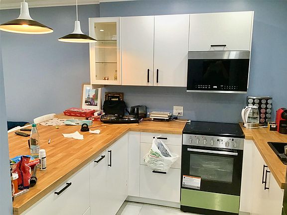 3rd image of 35 Preston A #35