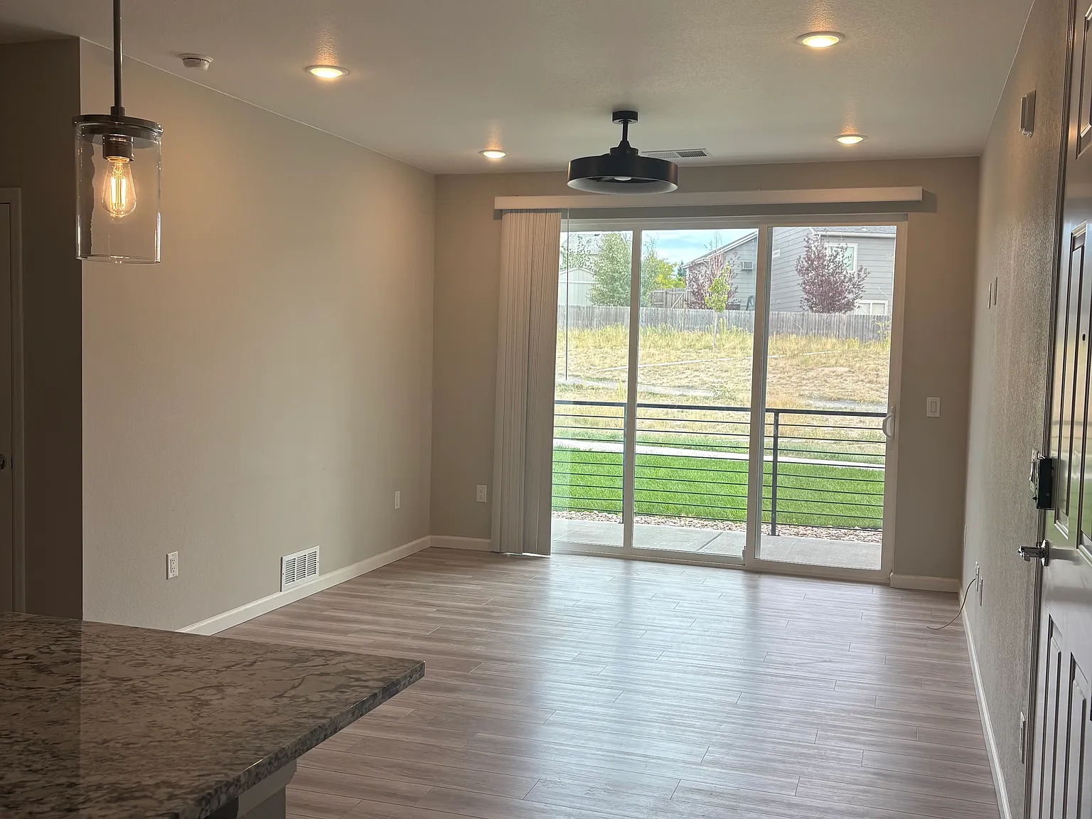 2 bed, 1103 sqft, $1,850 — Photo 3