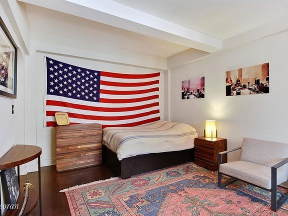 4th image of 140 E 40th St APT 10B