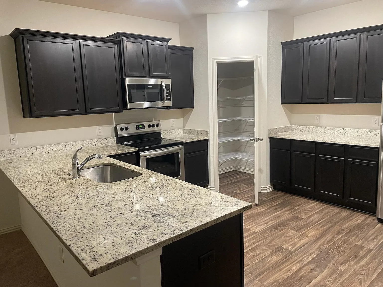 10966 Delight Grv — Photo 3