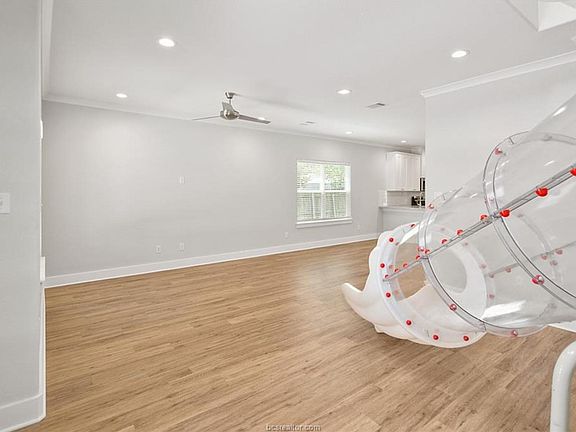 similar floor plan - this home has a massive living and dining room unlike this photo
