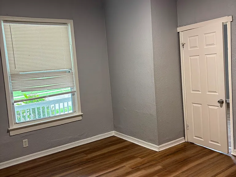 3928 Highland Ave — Photo 11