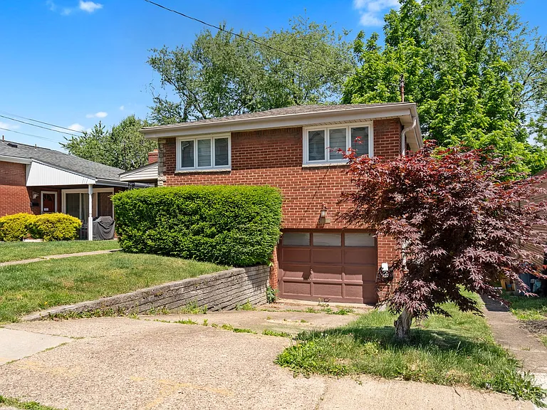 6581 Rosemoor St — Photo 1