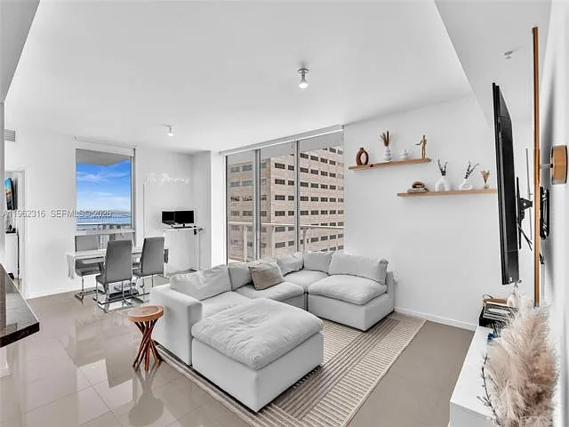 300 S Biscayne Blvd #2916 — Photo 17