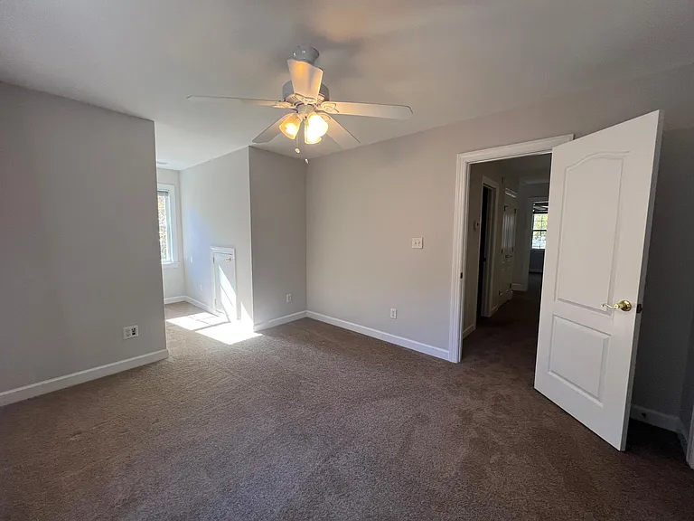 1004 Melville Ln — Photo 22
