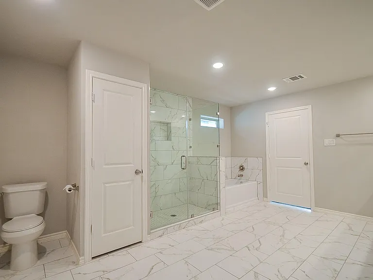 815 Easy St — Photo 17