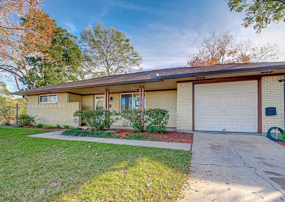 2nd image of 4901 Nina Lee Ln