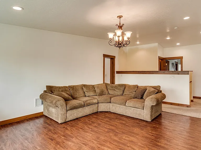 1815 S Blake Rd — Photo 6