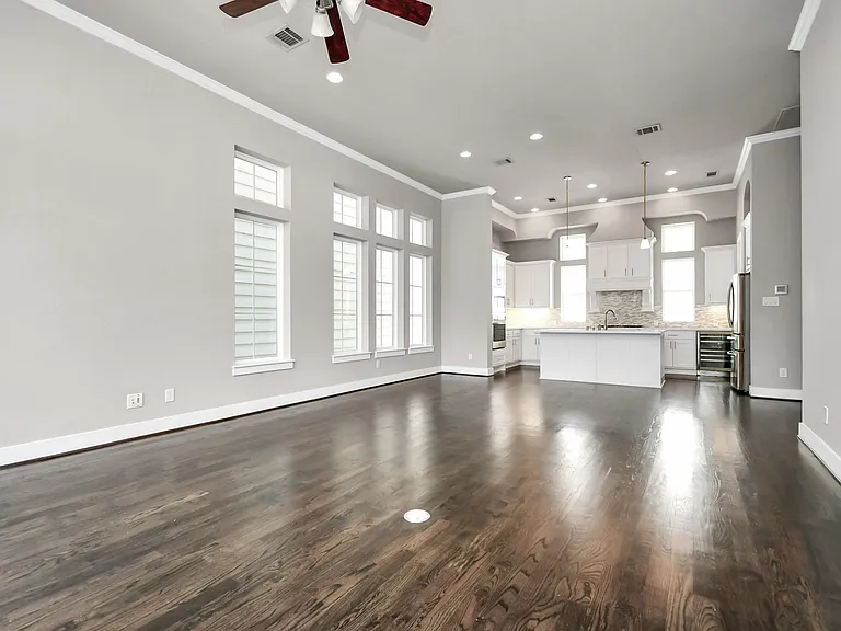 2709 Kennedy St — Photo 16
