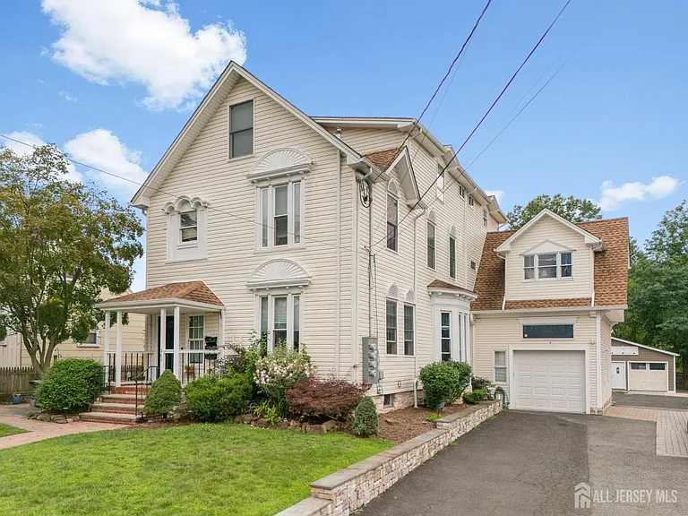 262 Prospect Ave — Photo 2