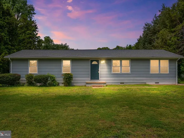 127 Fairfax Dr, Colonial Beach, VA 22443