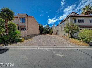 2847 Queens Courtyard Dr, Las Vegas, NV 89109