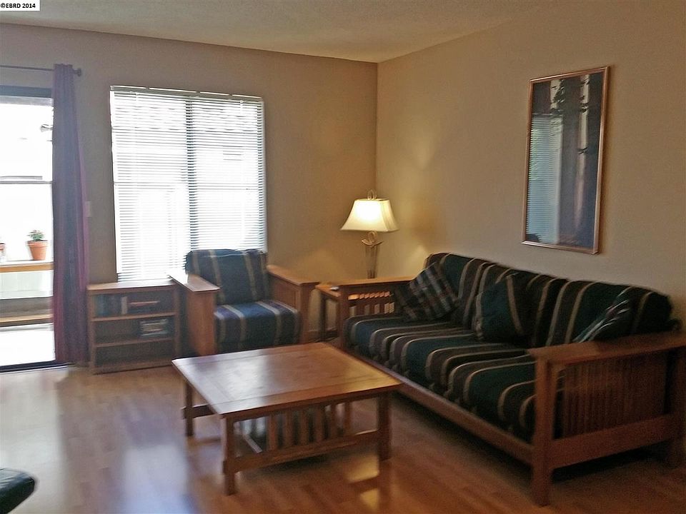 1st image of 411 Del Valle Cir #End