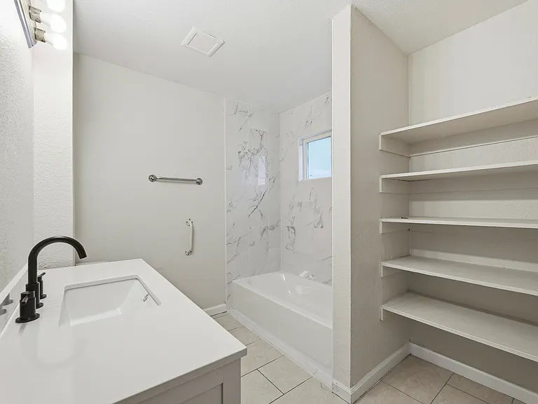 5943 Mack Rd — Photo 30
