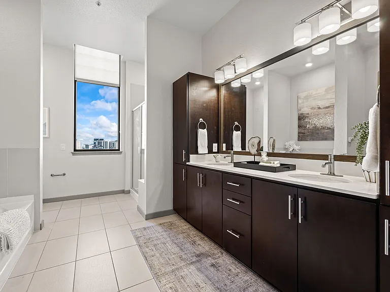 Kent Place Residence — Photo 32