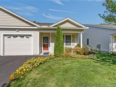 101 Quaker Ln, West Warwick, RI, 02893