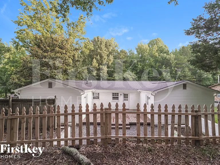 2521 Skyland Dr — Photo 15